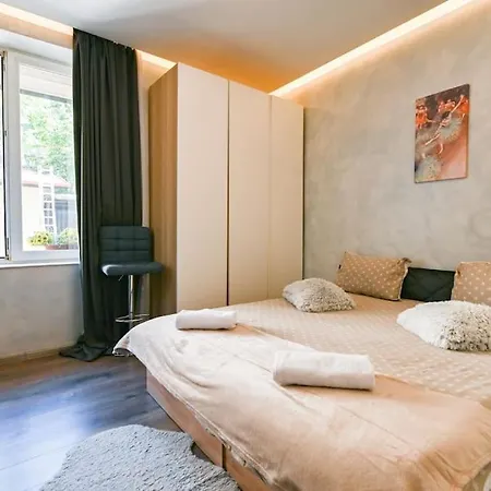 Velar 1bdr * ソフィア